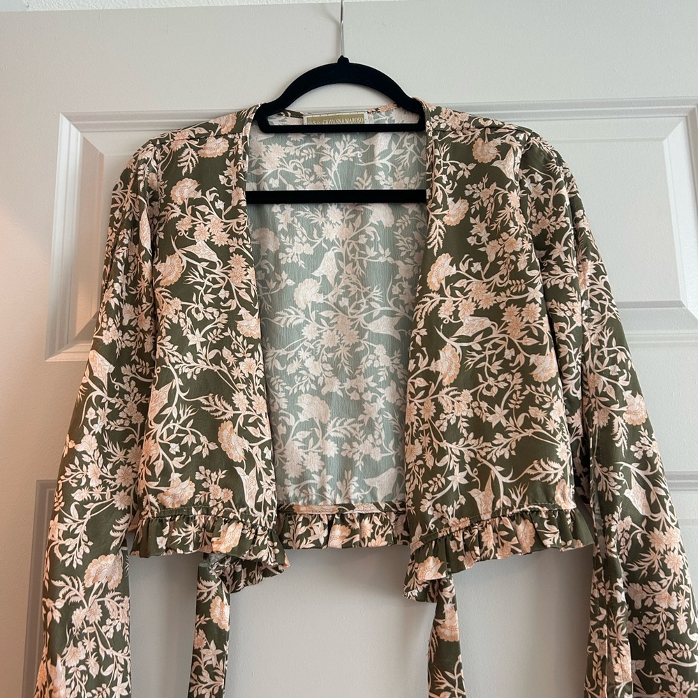 Giovanna Maroso cropped wrap tap